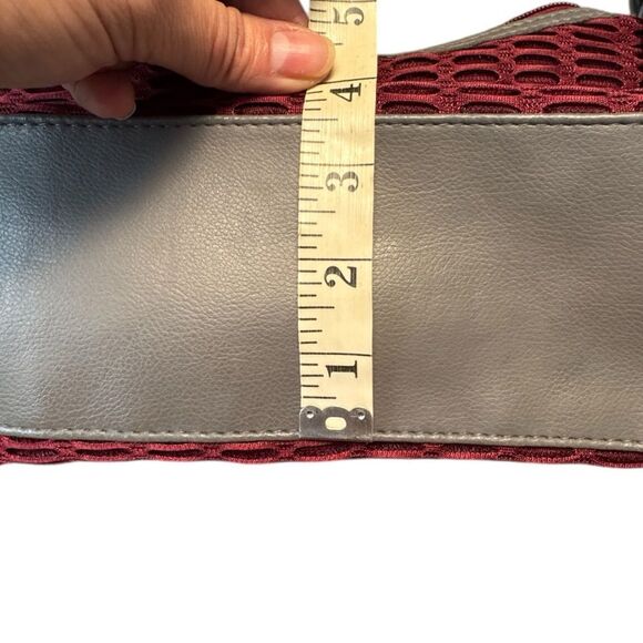 NWOT Maroon and Gray Women's Shoulder Bag with Embroidered Virginia Tech Logo - Picture 8 of 9